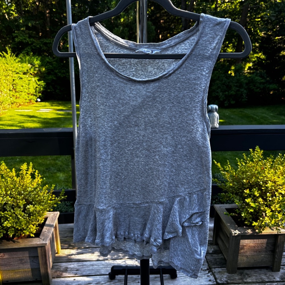 BB Dakota, relaxed tank in gray. Size M